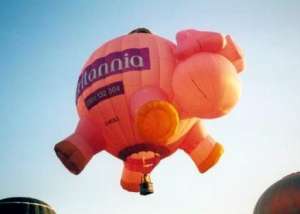 G-HOGS hot air balloon, a Cameron PIG-90. Photograph by Andrew Garrett