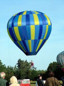 G-HOPR hot air balloon, a Lindstrand HOT AIR Balloons LBL 25A Cloudhopper. Photograph by G Bann