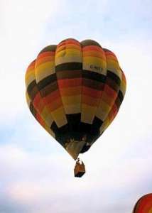 G-HOTT hot air balloon, added to the archive 27 August 2026. Photograph by Andrew Garrett
