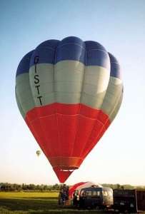 G-ISTT hot air balloon, added to the archive 27 August 2026. Photograph by Andrew Garrett