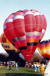 G-IZMO hot air balloon, added to the archive 27 August 2026. Photograph by Mike Clarke
