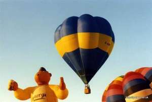 G-JLMW hot air balloon, added to the archive 27 August 2026. Photograph by G Duke