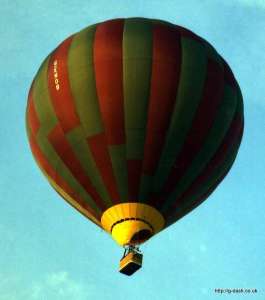 G-KNOB hot air balloon, a Lindstrand Balloons LBL 180A, added to the archive 7 September 2026. Photograph by Andy Davey