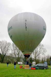 G-LLAI hot air balloon, added to the archive 27 August 2026. Photograph by Bill Teasdale