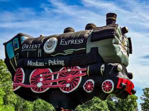 Peking hot air balloon G-LOKO, a Cameron LOCO-105 (moskau, orient express, train)