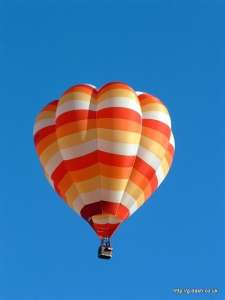 G-OATV hot air balloon, a Cameron V-77, added to the archive 7 September 2026. Photograph by Elaine Smith