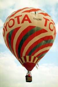 G-OCAR hot air balloon, added to the archive 27 August 2026. Photograph by Andrew Garrett