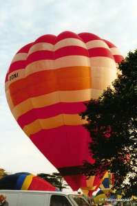 G-OONI hot air balloon, added to the archive 27 August 2026. Photograph by G Duke