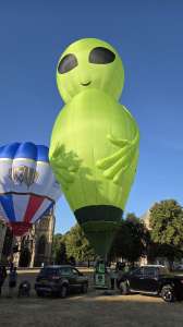 Astrina hot air balloon G-OWIB, a Diamond ALIEN-48 (CHARACTER-1) (alien). Photograph by Dave