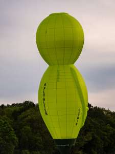 Astrina hot air balloon G-OWIB, a Diamond ALIEN-48 (CHARACTER-1) (alien), seen at Arrow, Warwickshire, United Kingdom on 30 May 2026. Photograph by Dave