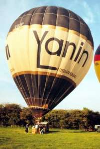 G-OZUP hot air balloon, added to the archive 27 August 2026. Photograph by Andrew Garrett