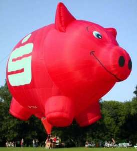 G-PIGG hot air balloon, a Lindstrand Balloons LBL Flying PIG. Photograph by Mel Kirby