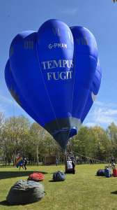 Tempus Fugit hot air balloon G-PMAM, a Cameron V-65