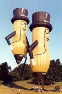 G-PNUT hot air balloon, added to the archive 27 August 2026. Photograph by Bill Teasdale