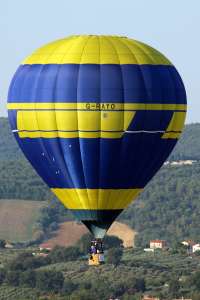 G-RAYO hot air balloon, a Lindstrand Balloons LBL 90A, added to the archive 7 September 2026. Photograph by G Bann