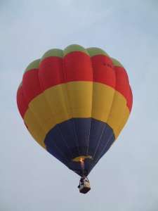 G-SDLW hot air balloon, added to the archive 27 August 2026. Photograph by Andrew Garrett
