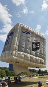 Samsung hot air balloon G-SEUK, a Cameron TV-80. Photograph by Dave