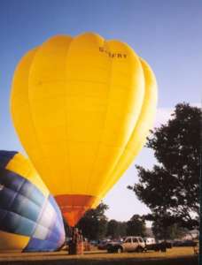 G-SFRY hot air balloon, added to the archive 27 August 2026. Photograph by Andrew Garrett
