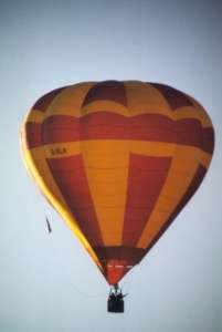 G-SLII hot air balloon, added to the archive 27 August 2026. Photograph by Andrew Garrett