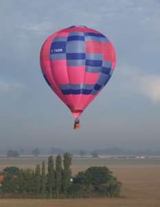 G-TADS hot air balloon, a Stagg DJ Mead BM-77. Photograph by K Sowter