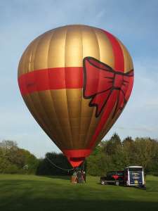 G-WRAP hot air balloon, a Diamond S-120. Photograph by Keith Sowter