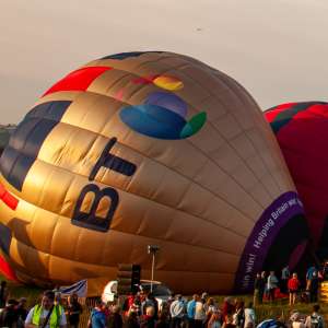 Bt hot air balloon G-ZOIZ, an Ultramagic M-105