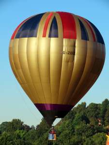 Bt hot air balloon G-ZOIZ, an Ultramagic M-105. Photograph by JEM Ballooning
