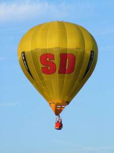 HB-QET hot air balloon. Photograph by G Bann