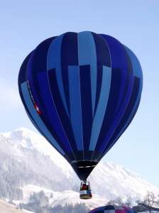 HB-QMZ hot air balloon. Photograph by G Bann