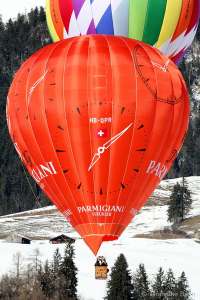 HB-QPR hot air balloon. Photograph by G Bann