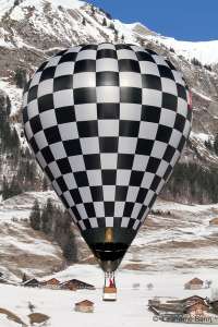 HB-QSP hot air balloon. Photograph by G Bann