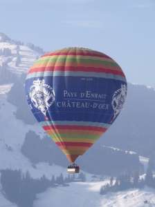 HB-QSX hot air balloon. Photograph by G Bann