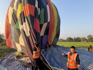 HS-CHY hot air balloon. Photograph by brad-ox