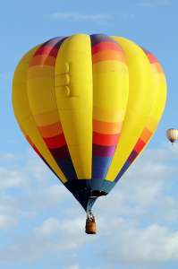 N1004Y hot air balloon, added to the archive 7 September 2026. Photograph by G Bann