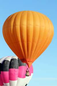 N1999B hot air balloon, added to the archive 7 September 2026. Photograph by G Bann