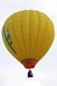 N2194N hot air balloon, added to the archive 7 September 2026. Photograph by G Bann