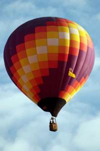 N306E hot air balloon, added to the archive 7 September 2026. Photograph by G Bann