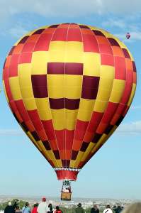 N5051U hot air balloon, added to the archive 27 August 2026. Photograph by G Bann