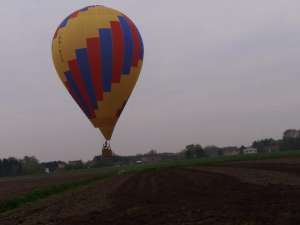 OO-BFX hot air balloon, added to the archive 27 September 2026. Photograph by joeri