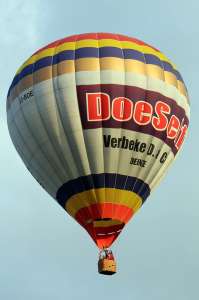OO-BOE hot air balloon. Photograph by G Bann