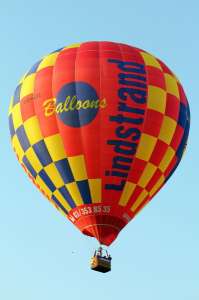 OO-BQL hot air balloon. Photograph by G Bann