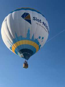 OO-BSW hot air balloon, added to the archive 15 September 2026. Photograph by markneal