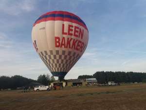 OO-BZE hot air balloon, added to the archive 27 September 2026. Photograph by joeri