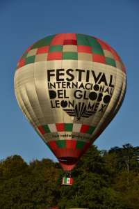 XB-NYE hot air balloon. Photograph by Dave